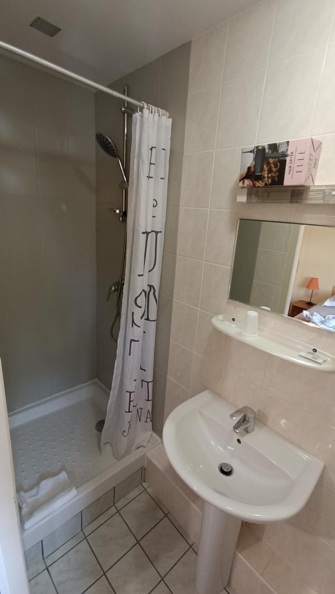Hotel Le Pommeil Guéret المظهر الخارجي الصورة